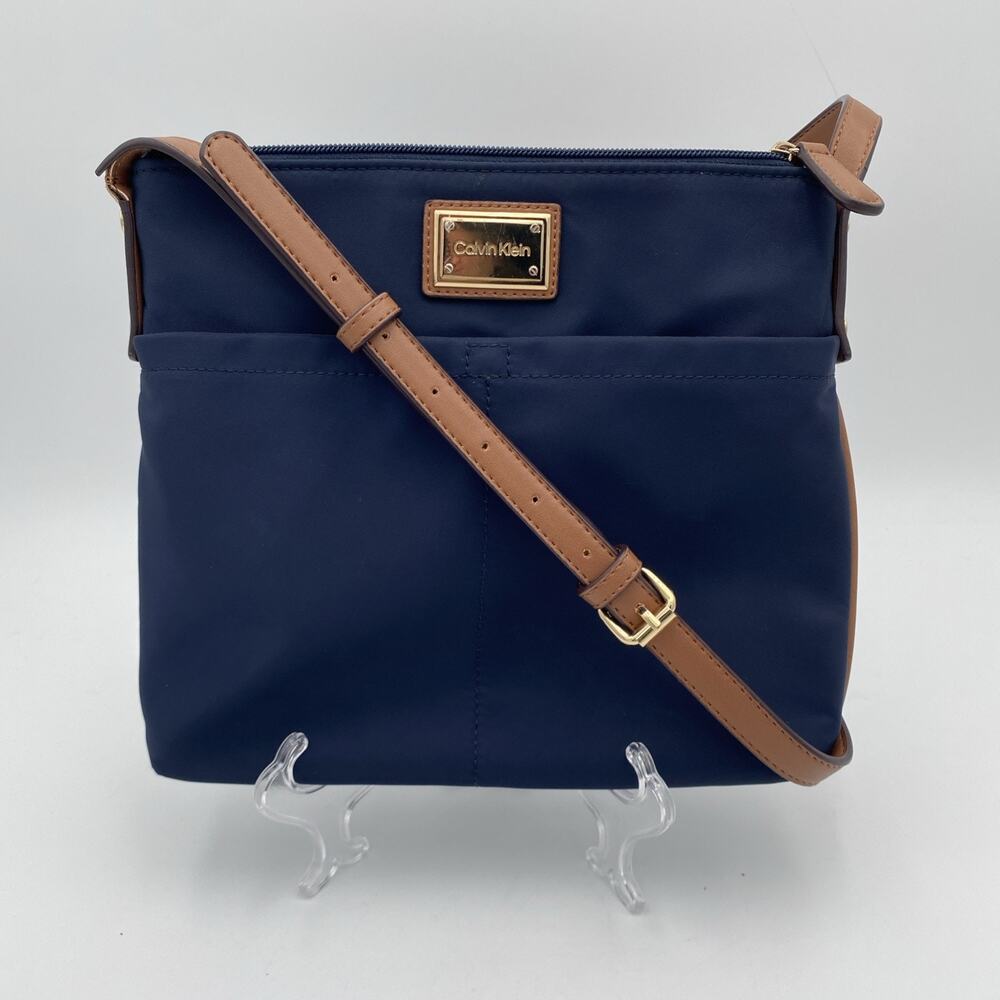 Calvin Klein Navy Crossbody Bag Zip Adjustable Leather Strap Exterior Pockets